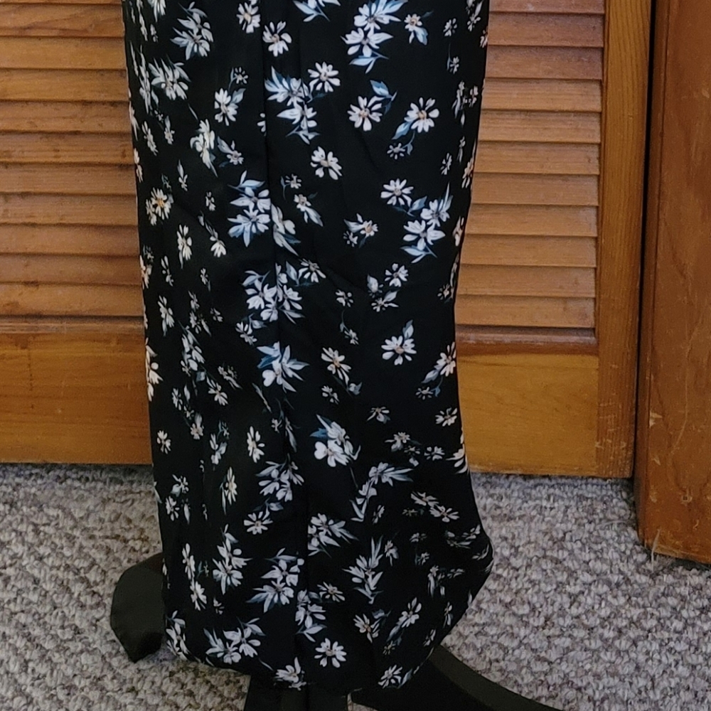 NWOT Daisy Floral Pants Size 2XL (Shein Plus) - Picture 9 of 12